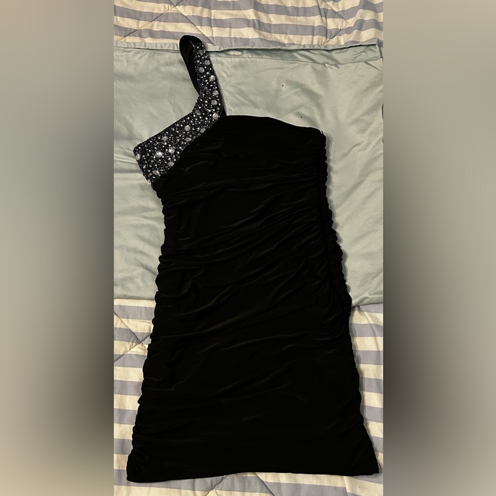 Chic Black One-Shoulder Dress with Embellished Detail
